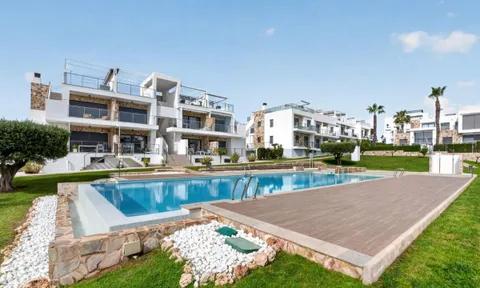 Apartment in Punta Prima, Alicante