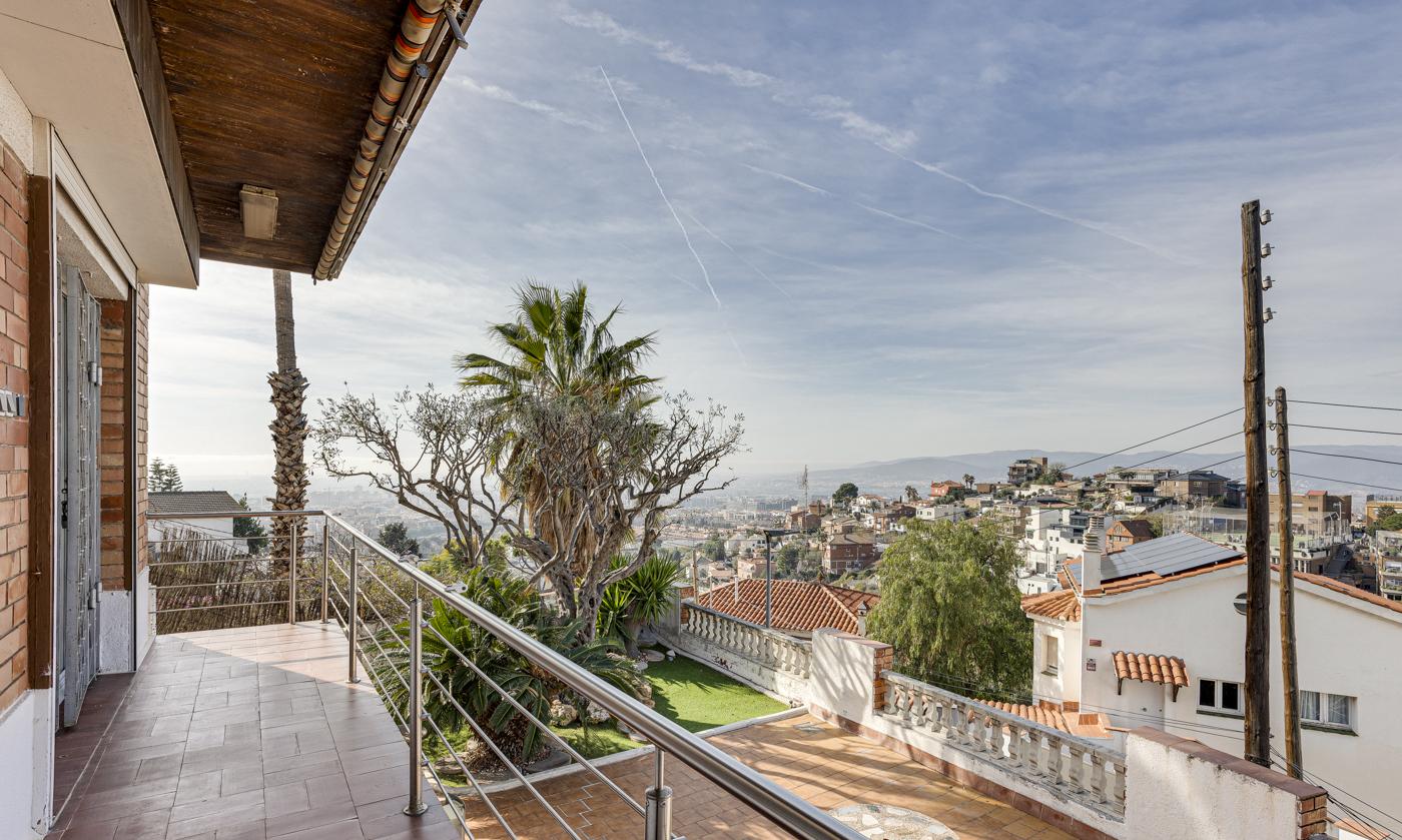 Terraced house in Esplugues De Llobregat, Barcelona