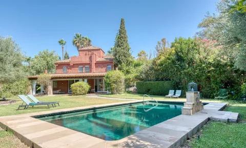 Villa in Nueva Andalucia, Malaga