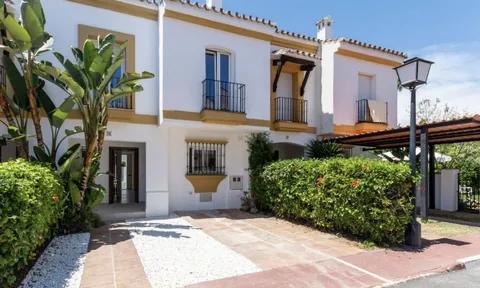 Town house in Estepona, Malaga