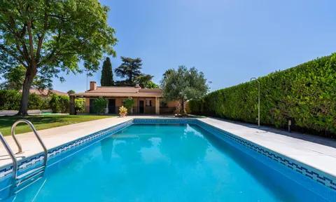 Villa in Palomares Del Rio, Sevilla